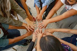Remote Teams Coordinating Looks for Cohesion
